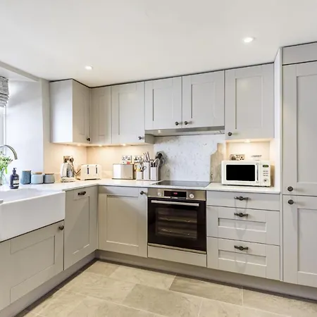 The Mustard Pot - * 柯比朗斯代尔